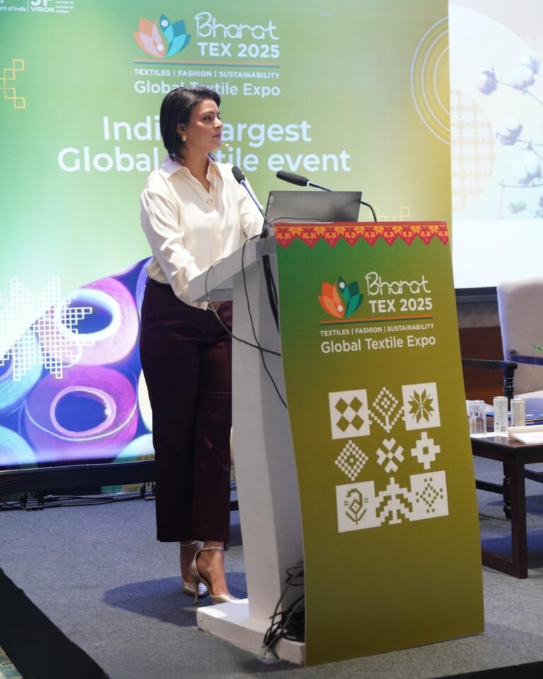 Female Anchor For Corporate Event